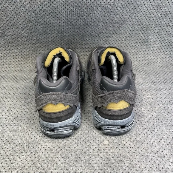 New Balance 2002R casual fashion sneakers
